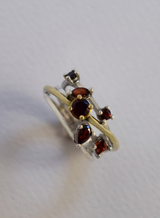 Anello Andromeda Granato